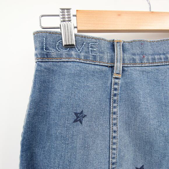 SUNDRY Denim Skirt Blue Mini Red Stars Button Front Casual Pleated A Line 25 - Picture 5 of 8